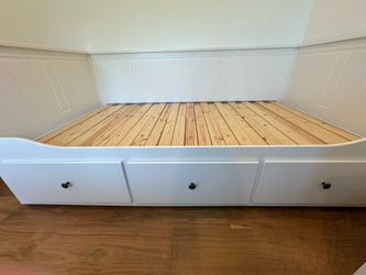 IKEA Daybed with drawers and trundle