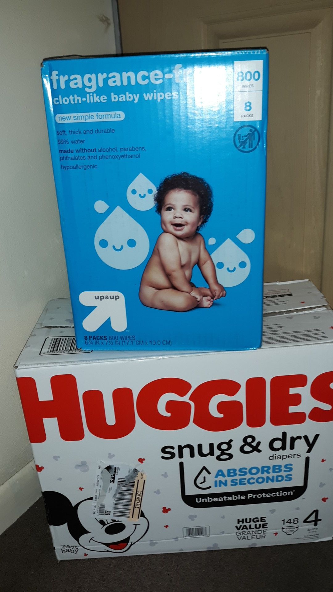 Diapers Huggies Snug and Dry size 4 (148 count) and Baby Wipes (800 count) other sizes available PAÑALES otros tamaños disponible