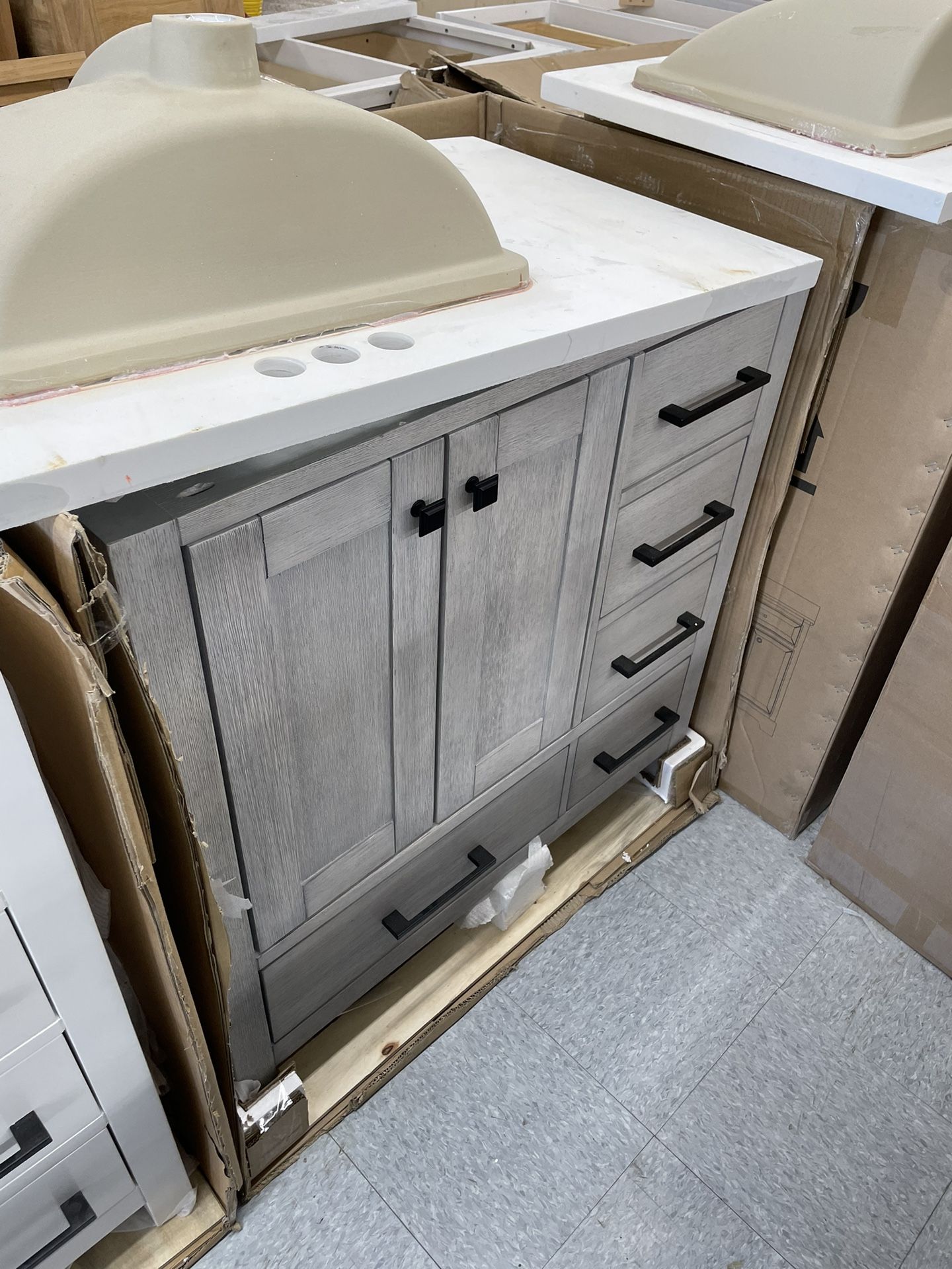 Bathroom vanity cabinet 36” full mango Quartz top with sink