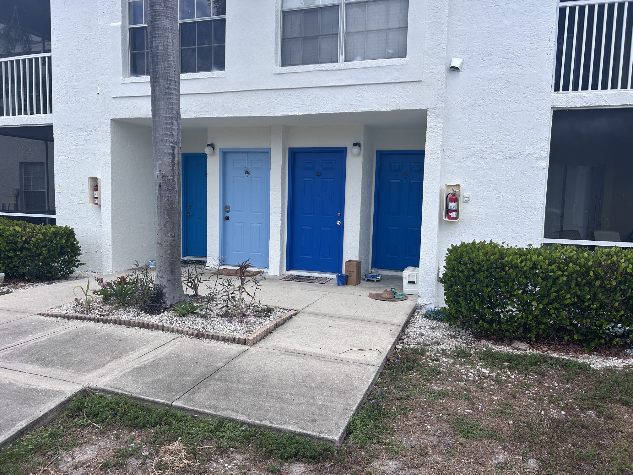 Pintura De Exterior Y Puertas