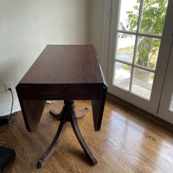 Antique Mahogany Gate Leg table