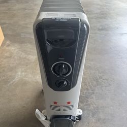 Oil-Filled Radiator Space Heater – Portable & Quiet