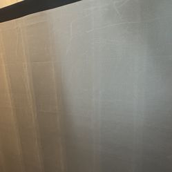 Queen box spring. See map for pick up area. Only msg for pick up