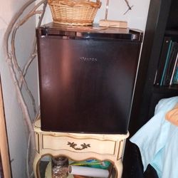 Small Refrigerator