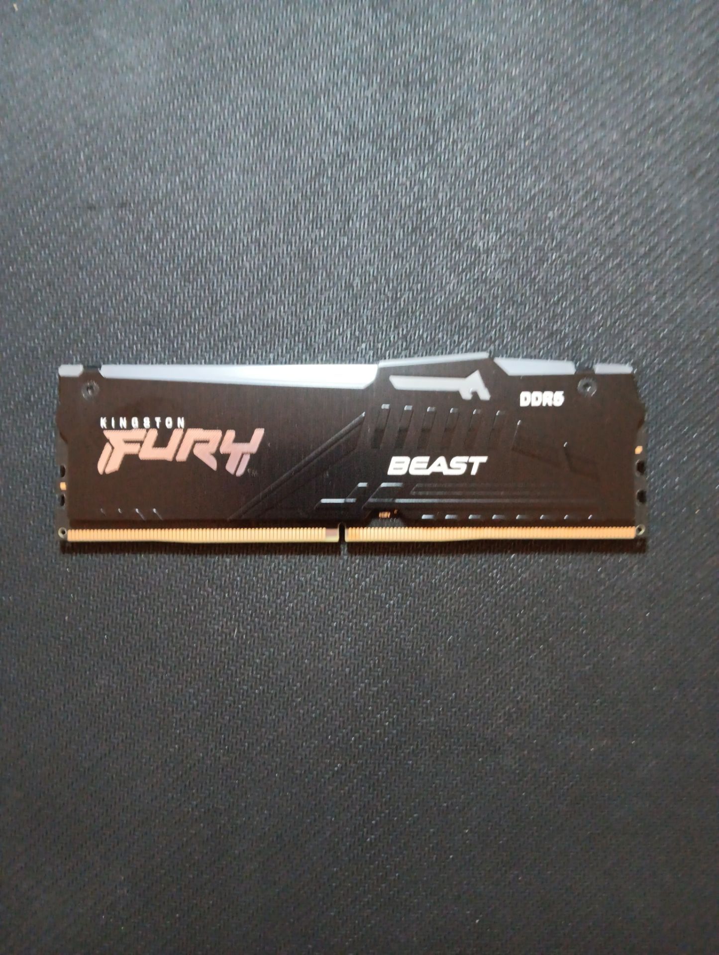 KINGSTON FURY BEAST RGB DDR5 16GB