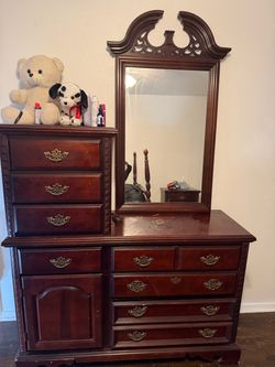 Brown Oakwood bedroom set