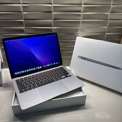 Apple 13” Macbook Air M1 Chip 8GB Ram 256SSD Covered by AppleCare+ Mint Condition!