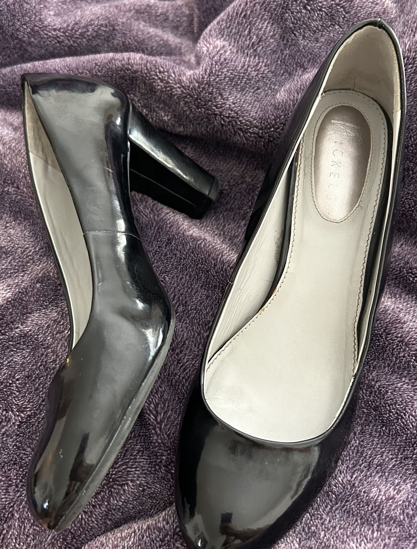 Women’s Size 10 Black Pumps