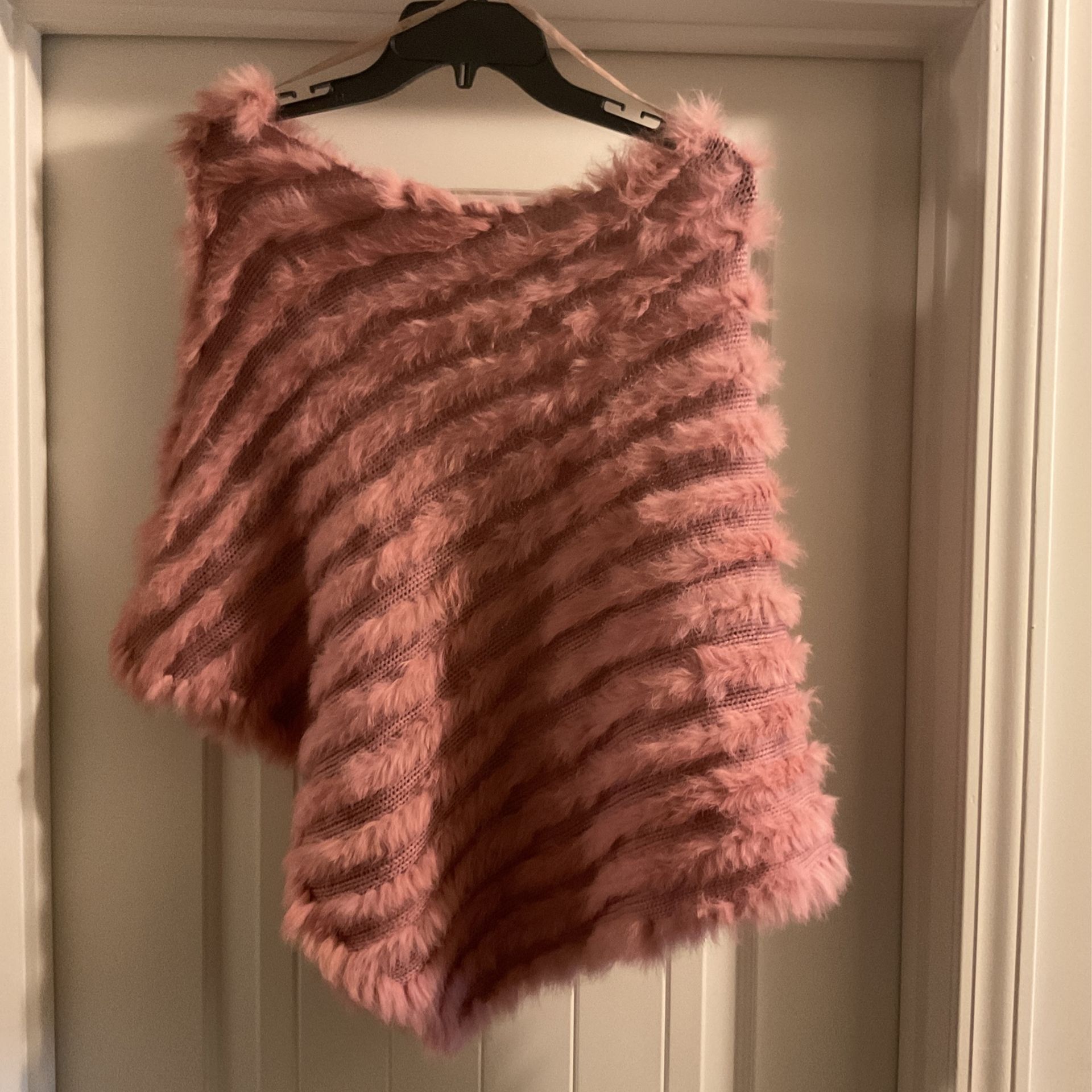 Faux Fur Poncho (pink)