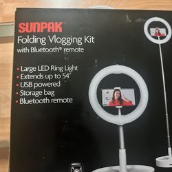 Folding vlogging kit with Bluetooth remote 