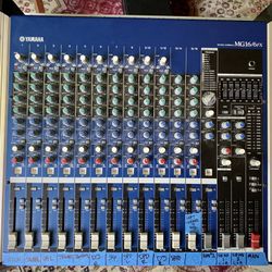 Yamaha MG16/6FX Powered 16 Channel Analog Mixing Board