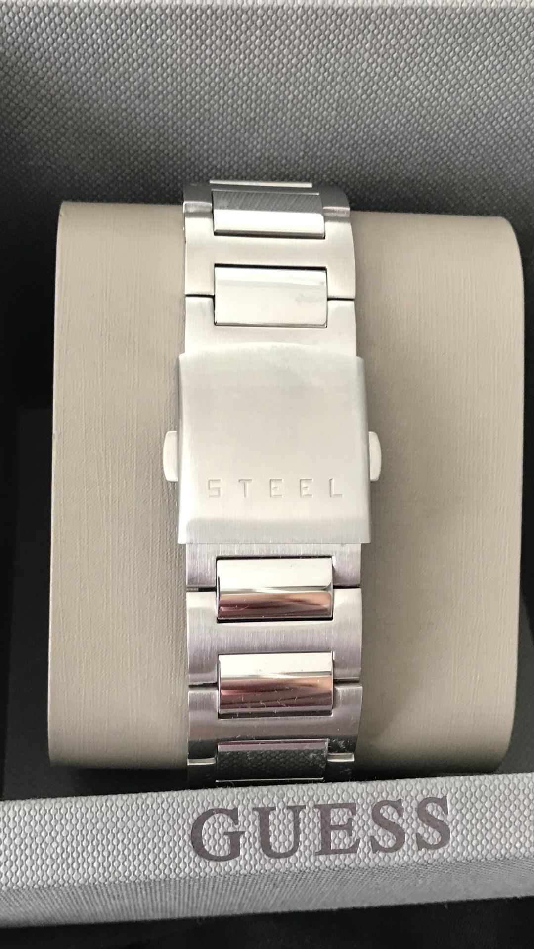 Authentic Guess Watch For Men Men s clothing