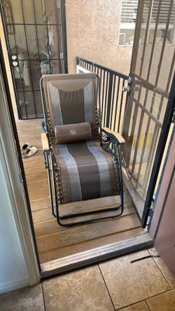 Zero gravity chair