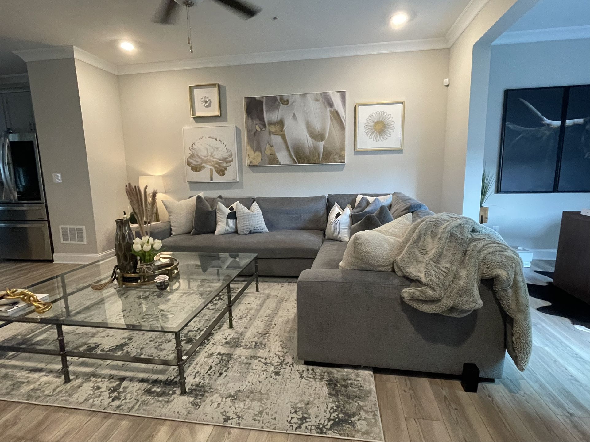 Sectional Sofa /Gray/American Signature