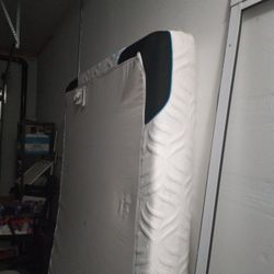 Full Memory Foam Matress. 