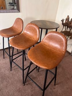 Bar stools with table