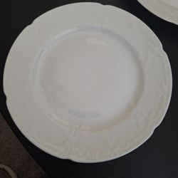 Kaiser Dubarry 8" Plates