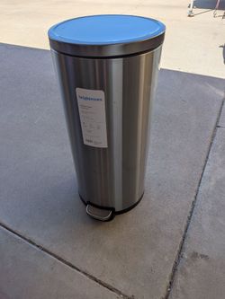 Like New 30l/7.9 Gallon Stainless Steel Trash Can