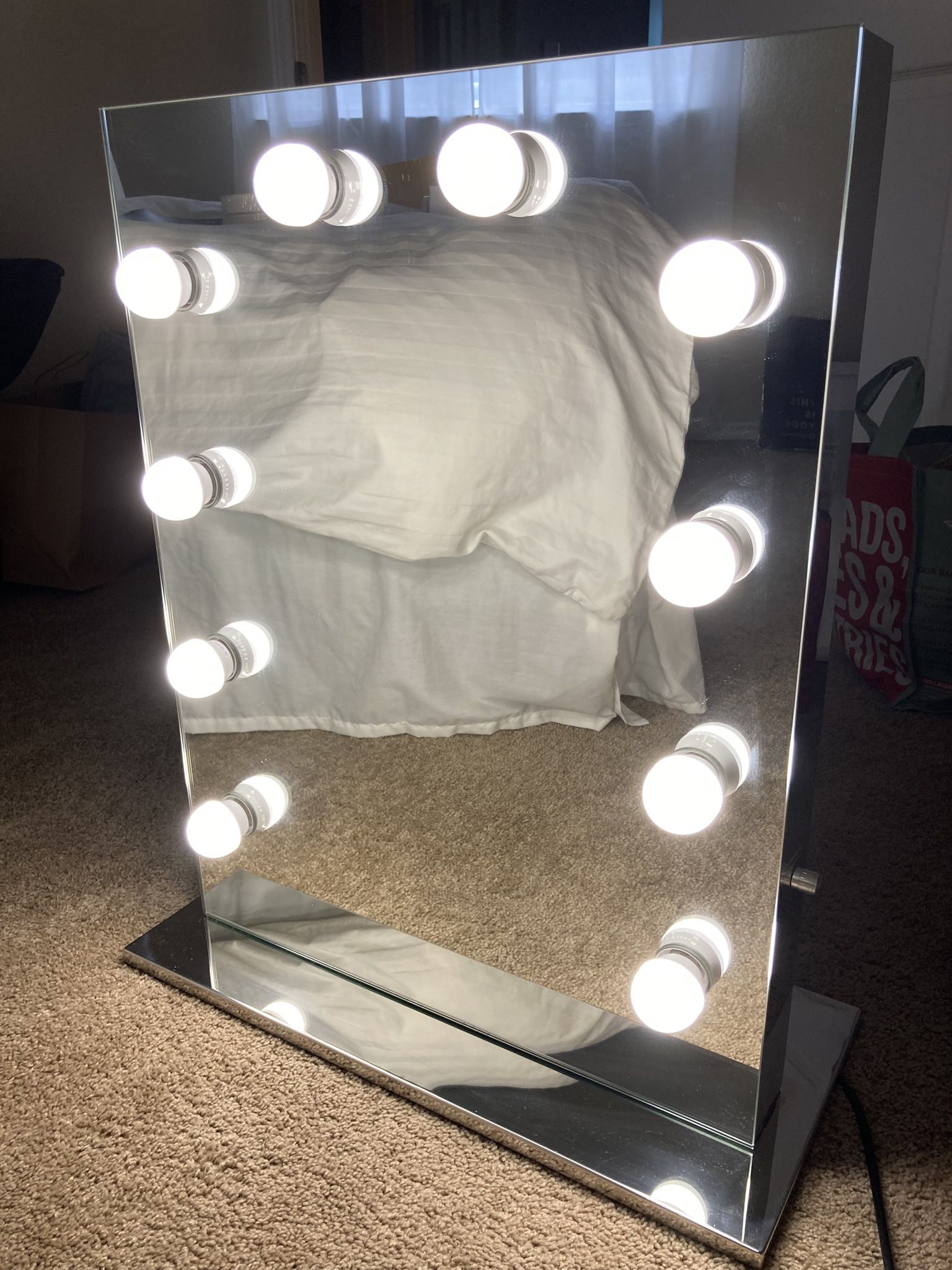 Hollywood Mirror - Lighted Vanity