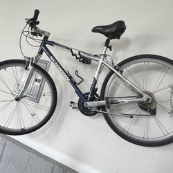 Schwinn Trail Way Hybrid Bike, Aluminum 700C Medium Blue/Silver 21-Speed V-Brake