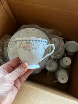 Floral Porcelain Dinnerware Complete Set