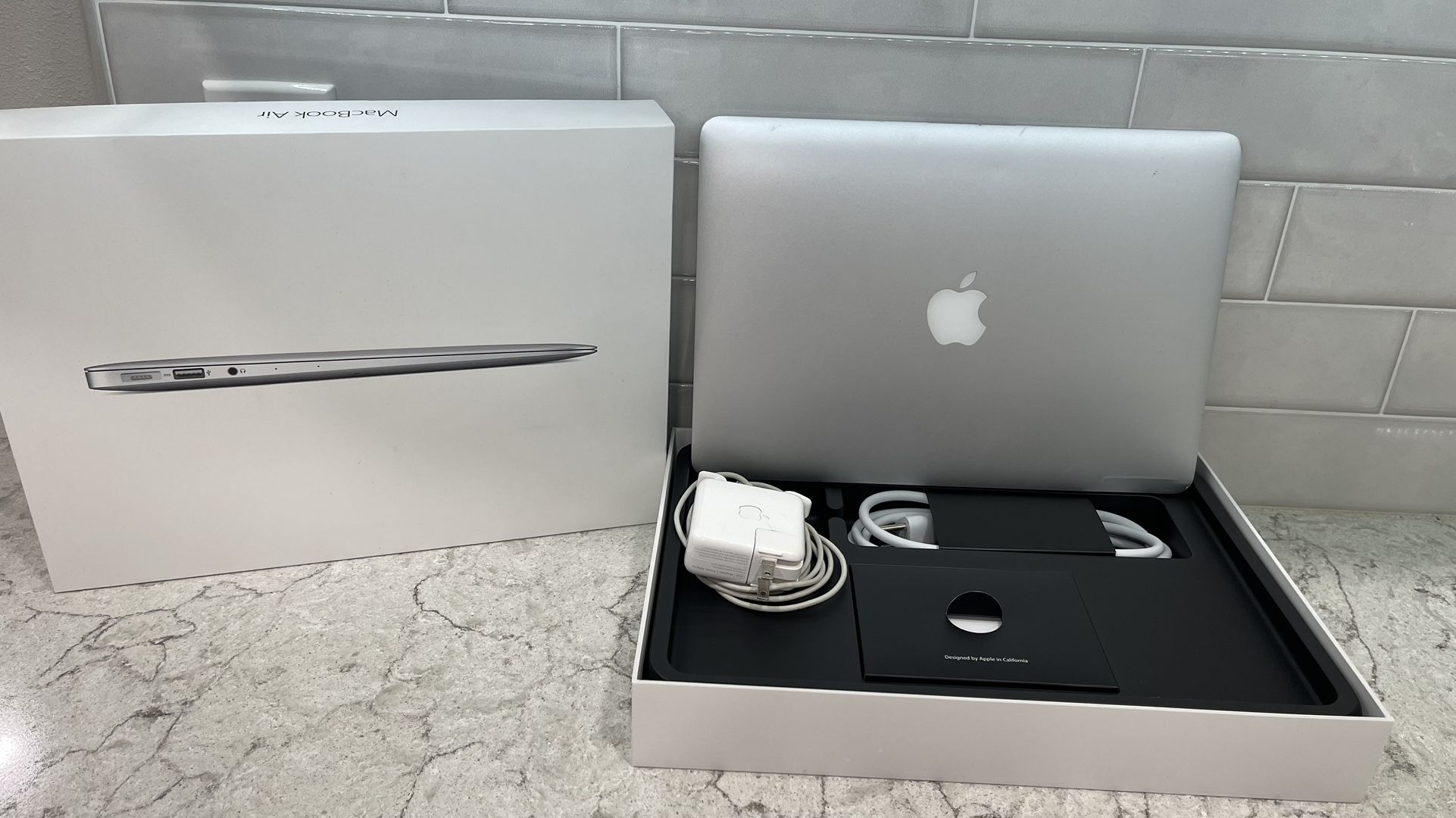 MacBook Air 13 Inch - 4gb RAM & 128gb SSD