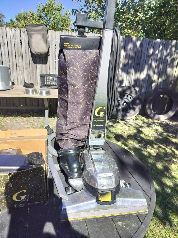 Beast Curby Vacuum Cleaner With Carpet Cleaning System Works Well