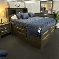 Queen Size Bed Frame / Mattress Included.     💢   Cama Queen Size / Colchon Incluido 