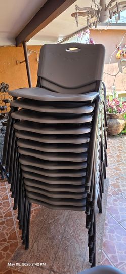 30 Party chairs nice and very confortable and durable