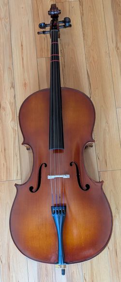 Full sized cello in great condition