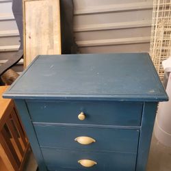 Vaughan Bassetts Merlot Side Table Dresser Bedside Carb P2 2 Drawer