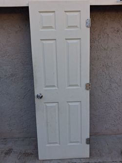 Door Solid Exterior 28×80"Puerta Solida!$70!