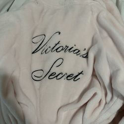 VS Robe Size M/L 