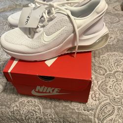 Air Max 270 Go Nikes