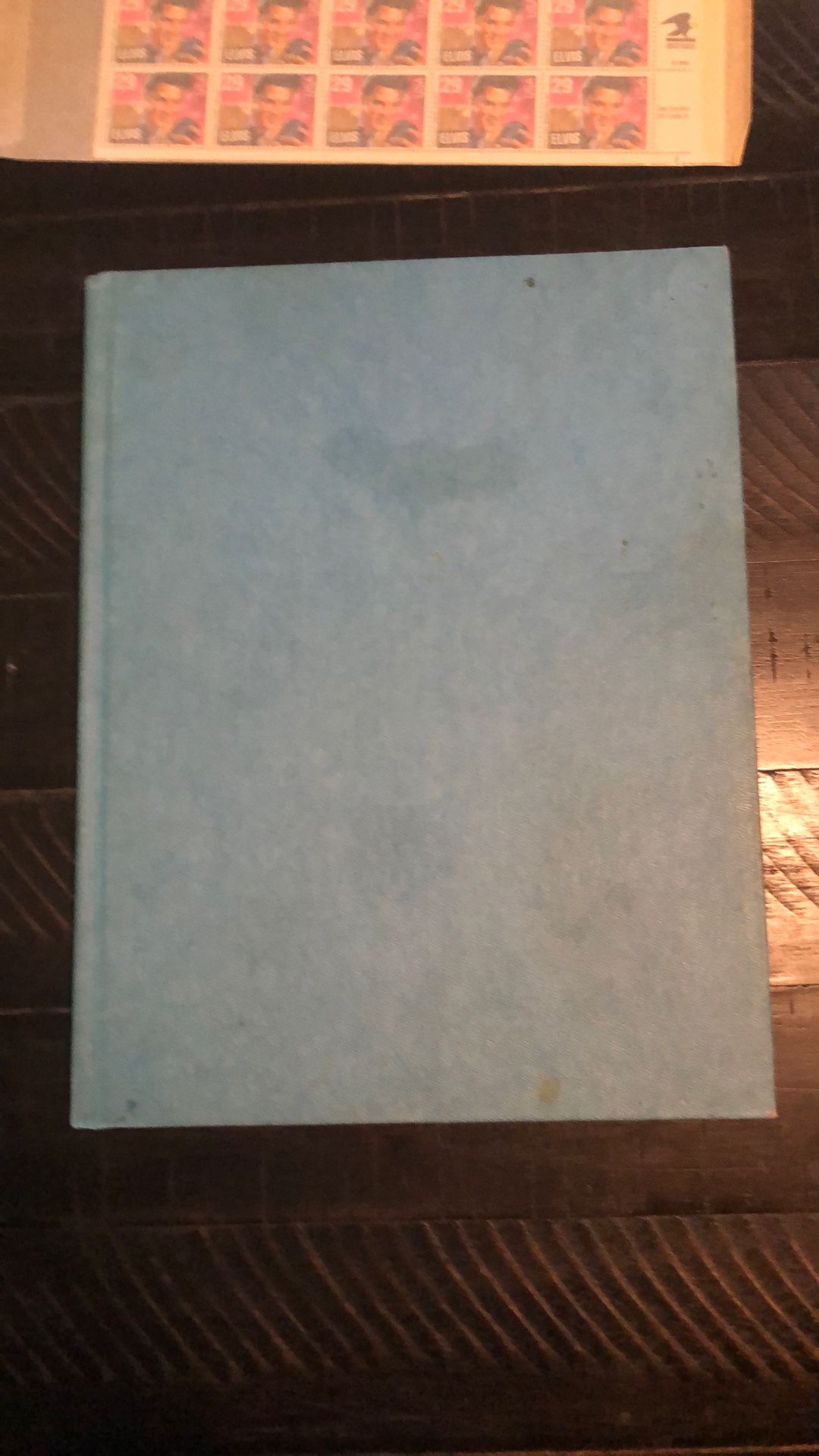 Book Elvis Presley  and stamps 