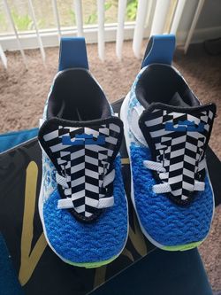 Nike Air Lebron xvii size 6c boy's brand new w/box