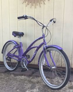 Women’s Electra 7sp. Beach Cruiser Bicycle !