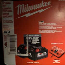 Milwaukee Battery Pack Rapid Charger 