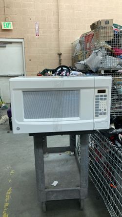 Ge – 1.4 Cu. Feet. Countertop Microwave With Sensor.