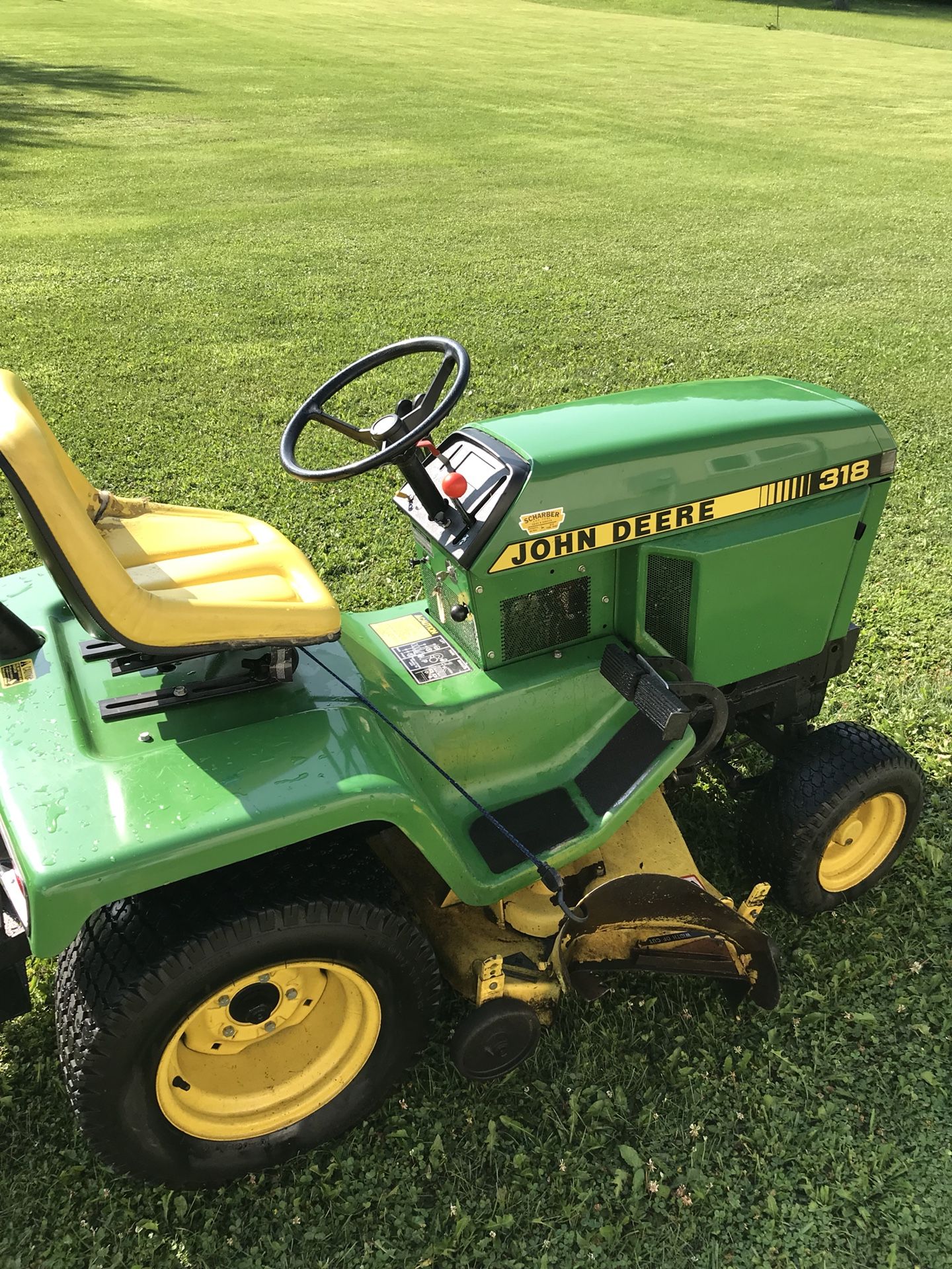 John Deere 318 Garden Tractor (600 Hours)