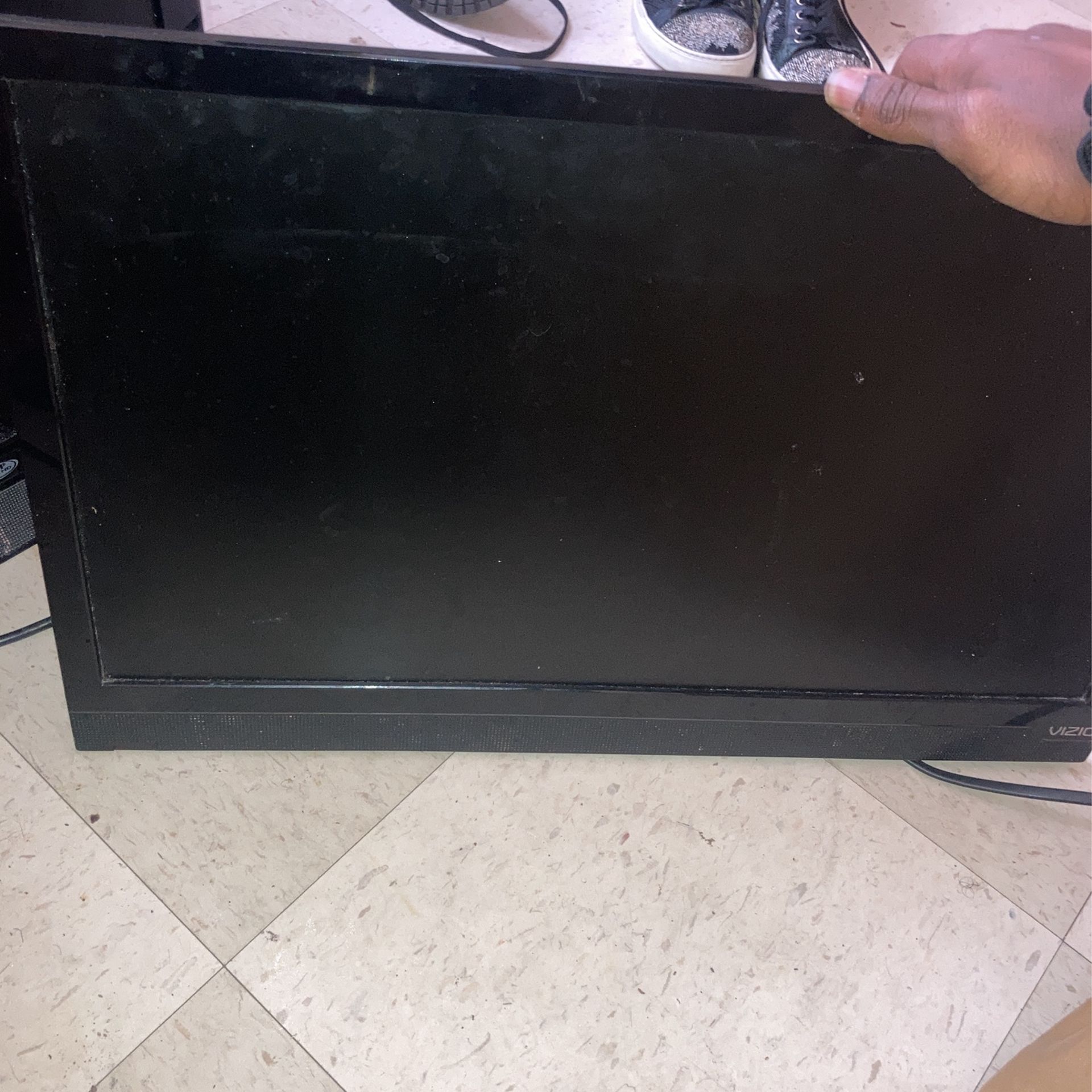 2 Vizio 22 Inch TVs 