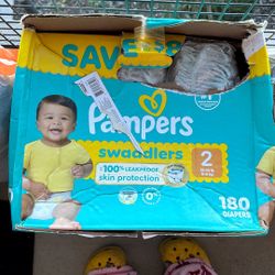 Pampers's Size 2 180 Diapers 20$ 
