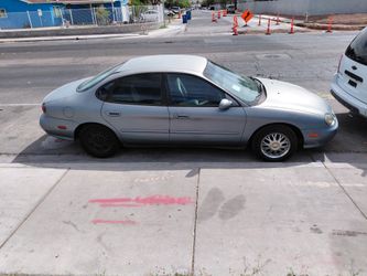 1999 Ford Tourist se