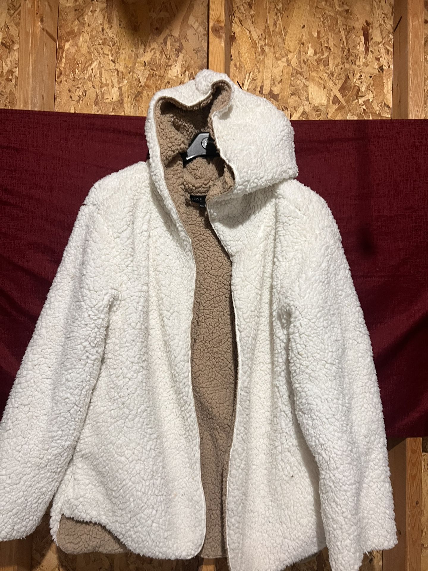 WHITE SHERPA JACKET W HOODIE