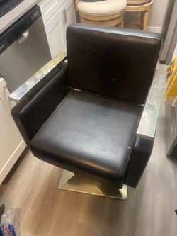 Barbershop chair