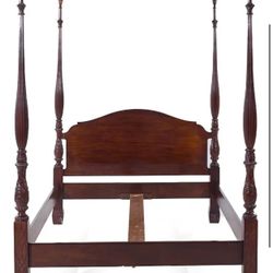 Henredon Georgian Carved Mahogany Queen Poster Bed