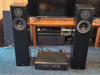 Vienna Acoustics Model Bach 2 way Floor Stereo Speakers