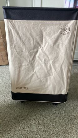 Rolling laundry bins -2
