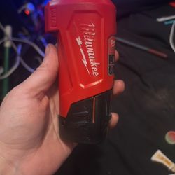 Milwaukee Compact Charger And Power Source + M12 Battery