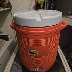 Orange Rubbermaid Model 1610 - 10 Gallon Water Cooler
